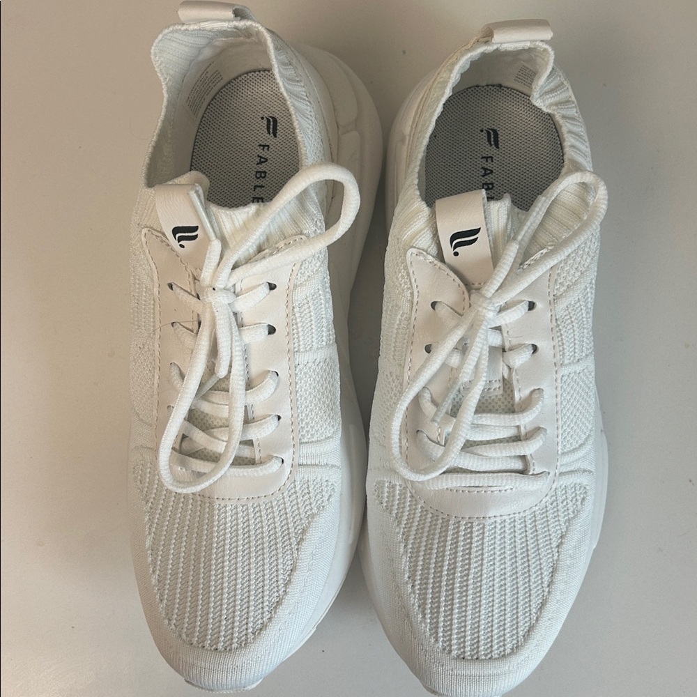 NWOB Fabletics Women's The Everyday Sneaker II, White Knit Tennis Shoes ; Sz 7M - Picture 2 of 4